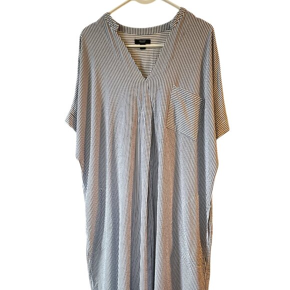 Simply Vera Verawang XXL v-neck dress with blue and white stripes. - Picture 1 of 4